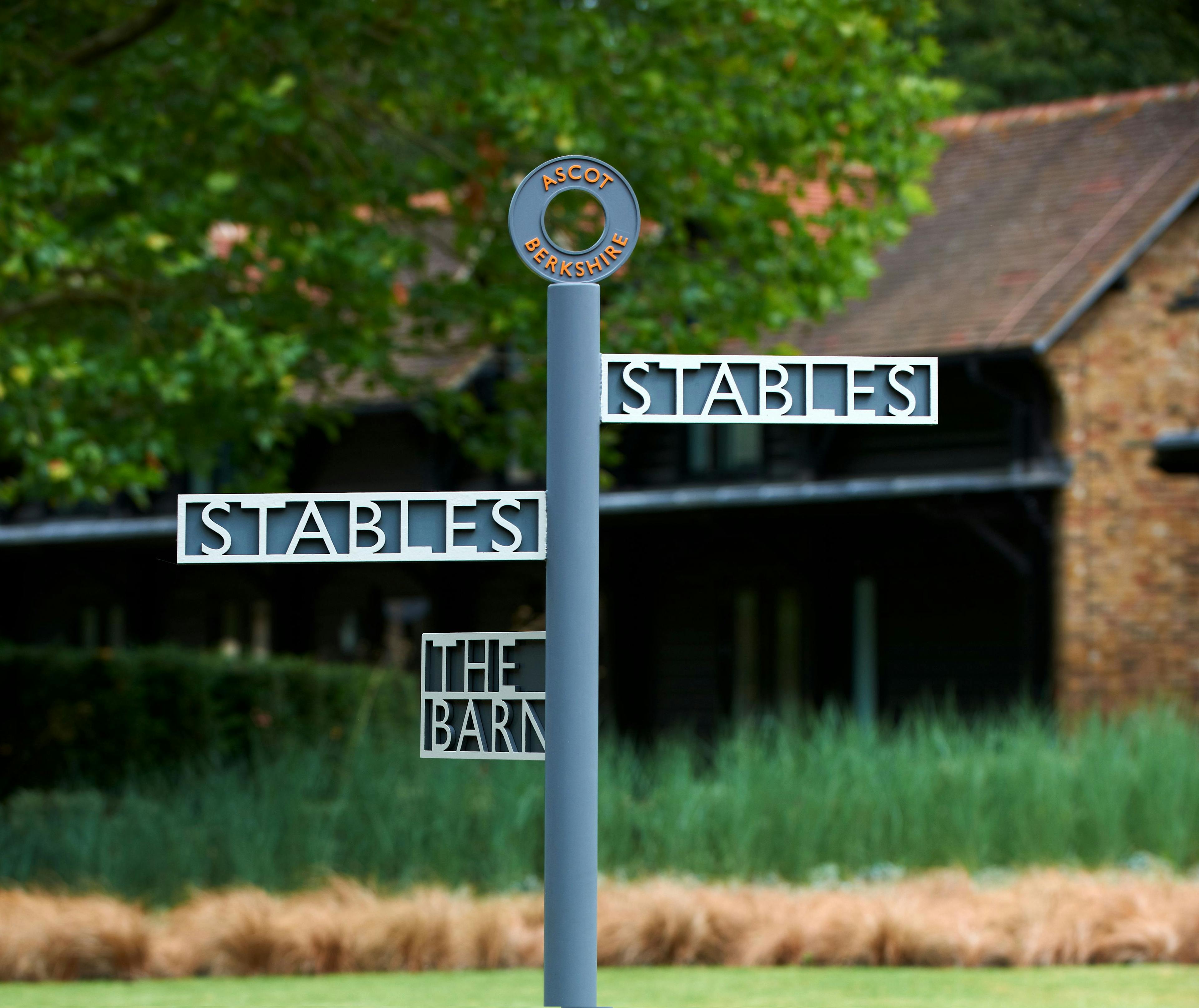Stable signpost